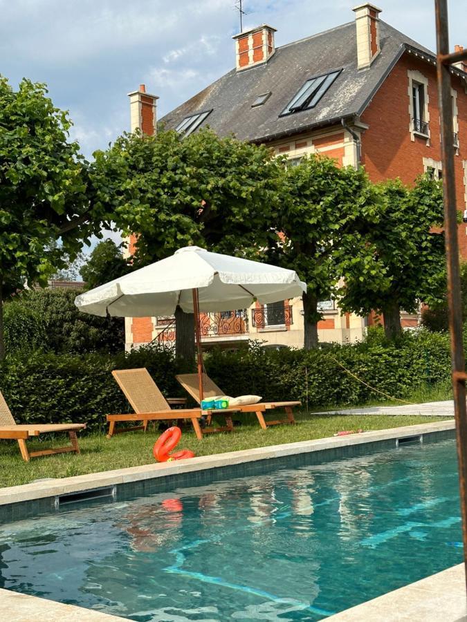 La Grande Maison Lgm Lesches 外观 照片