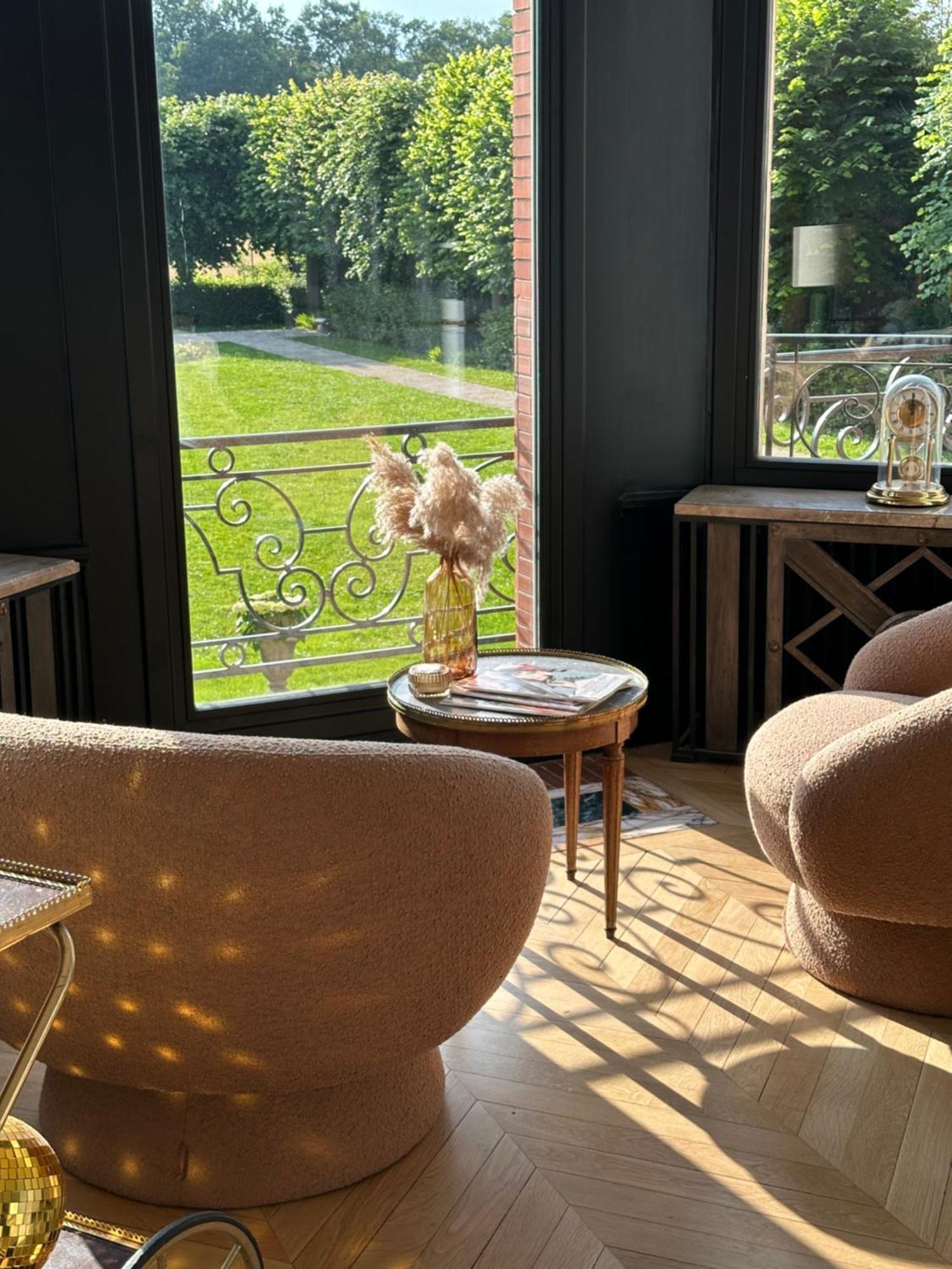 La Grande Maison Lgm Lesches 外观 照片